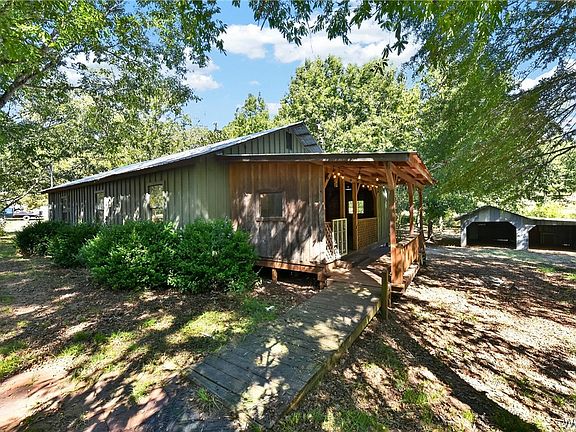 2nd image of 314 Indian Hill Rd