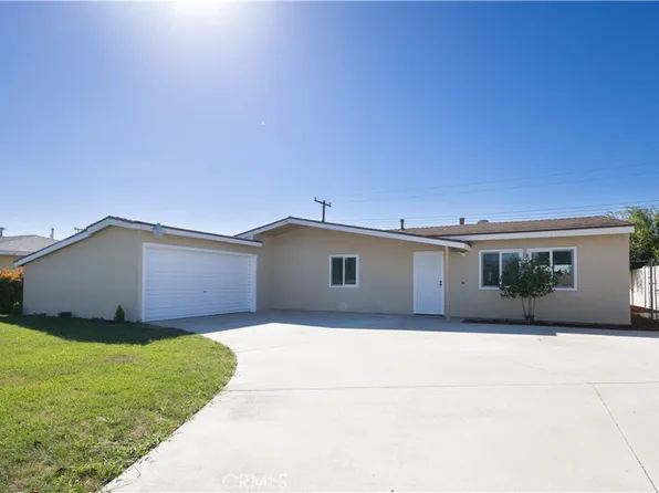 329 W Hawthorne St, Rialto, CA 92376