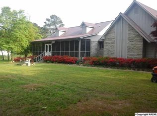125 Lake Dr, Scottsboro, AL 35769