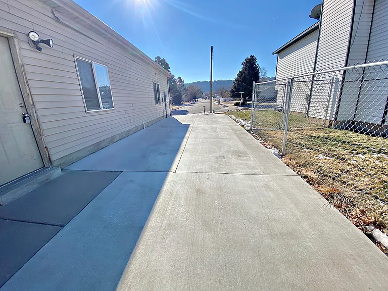 2410 E View Dr — Photo 42