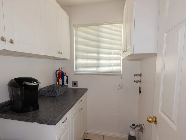 1452 Mountain Rd — Photo 15