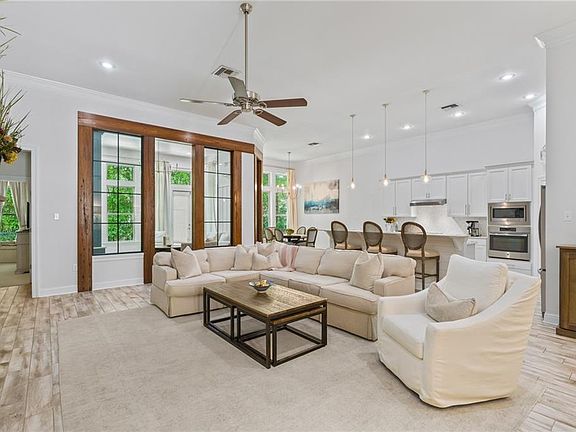 5th image of 405 Gray Eagle Ct