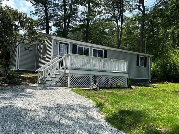 111 Reservoir Rd, Coventry, RI 02816