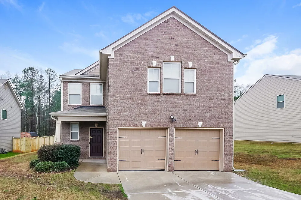 4 bed, 3.0 bath, 2525 sqft, $2,540 — Photo 1
