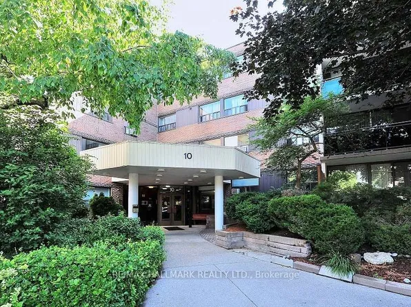 10 Sunrise Ave #212, Toronto, ON M4A 2R1