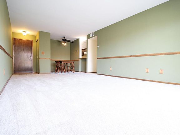 3rd image of 1618 S 115th Ct APT 105