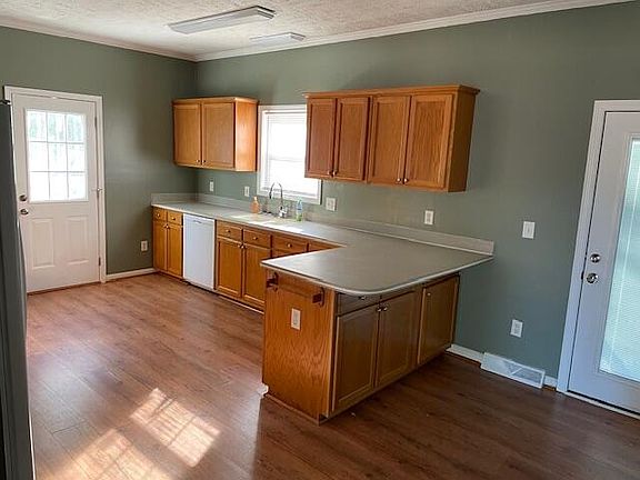 5th image of 5890 E Brewington Rd