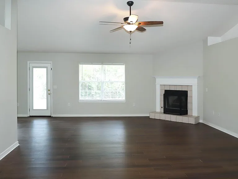 4892 Jaimee Leigh Dr — Photo 3