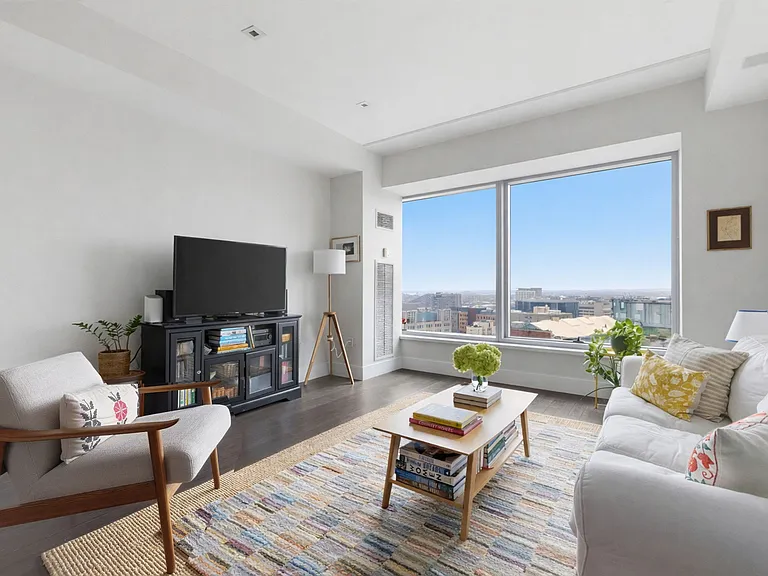 110 Stuart St #20 — Photo 2