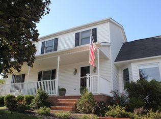 12 Rice Dr, Dallas, PA 18612