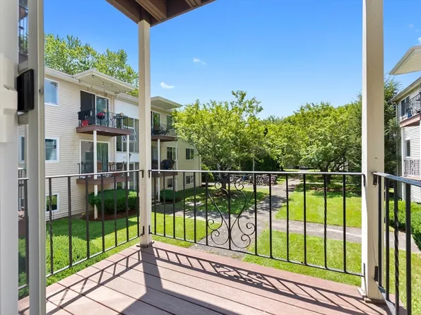 16 Appleton Park APT C3, Ipswich, MA 01938