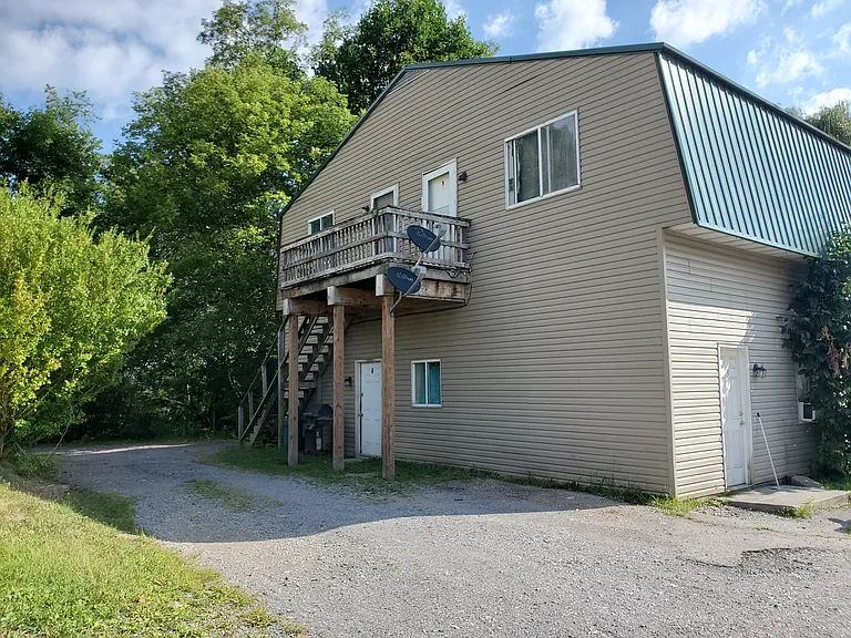 1033 Thornton Ave #4 — Photo 8