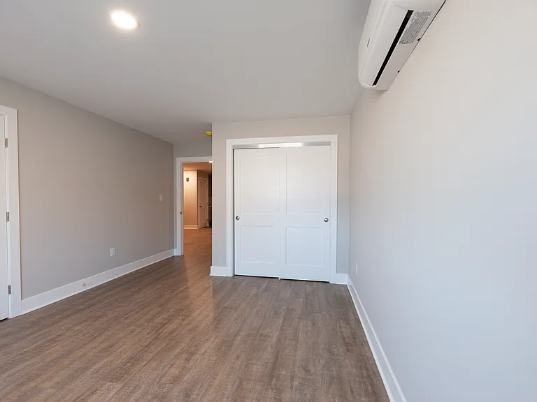 204 E Chester Pike — Photo 29