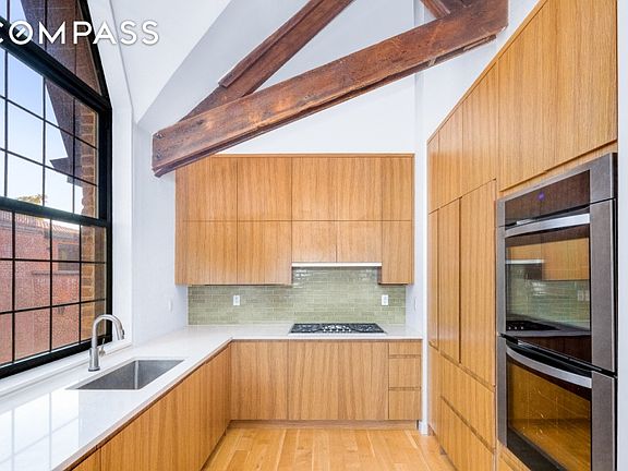 4th image of 541 Leonard St #C
