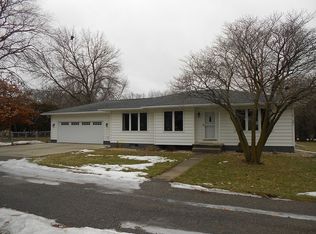 6211 Viking Rd, Cedar Falls, IA 50613