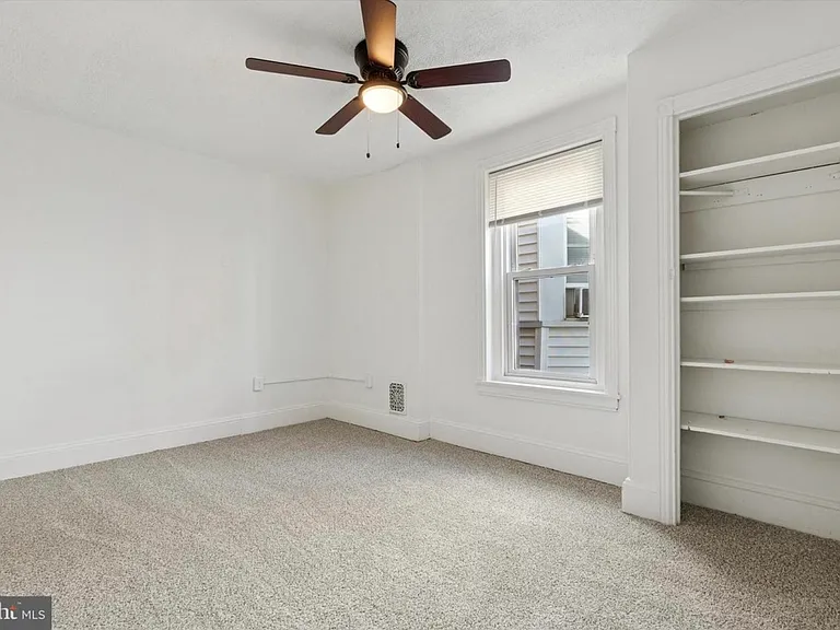 206 Chain St — Photo 9
