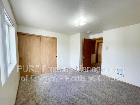 2619 SE 125th Ave APT 2, Portland, OR 97236