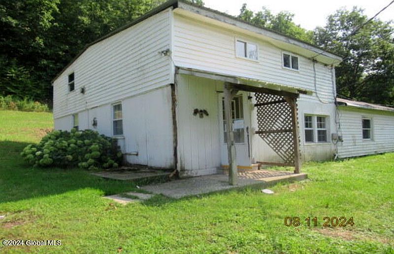 4th image of 177 Marlboro Country Road