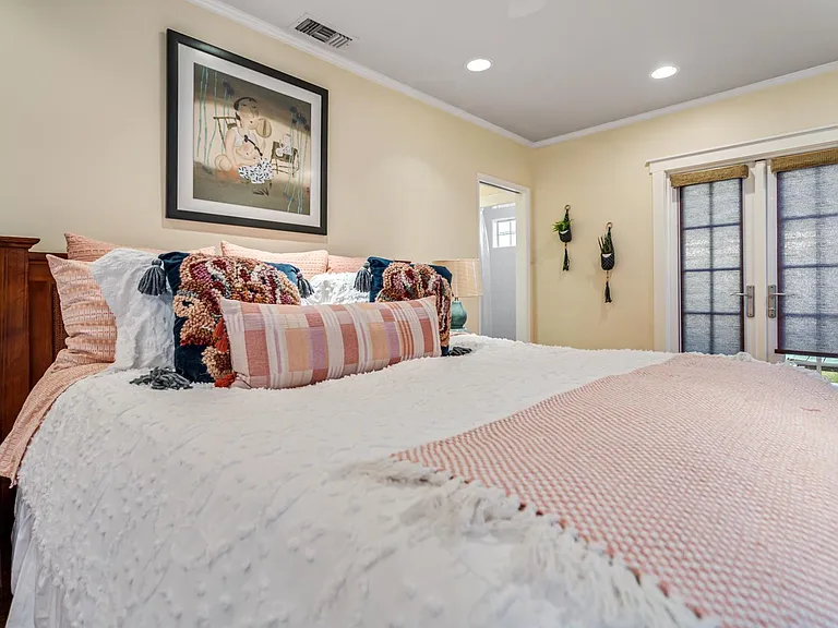423 Pomona Ave — Photo 16