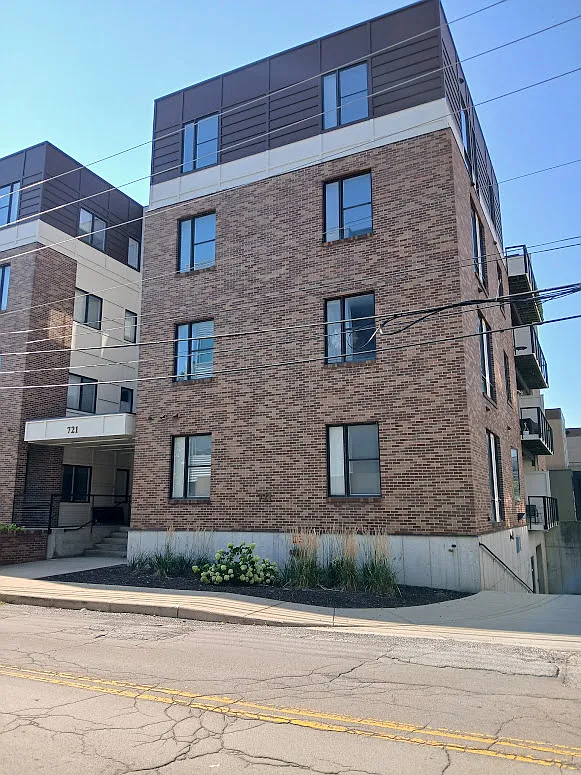 2 bed, 1080 sqft, $2,300 — Photo 4