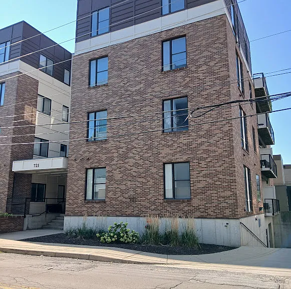 721 E North St #4C — Photo 3