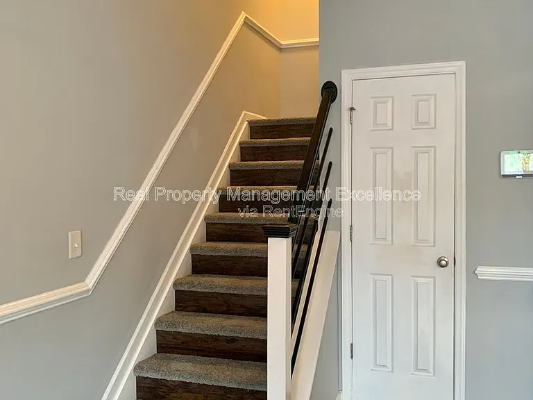 330 Gilman Ln #101 — Photo 7