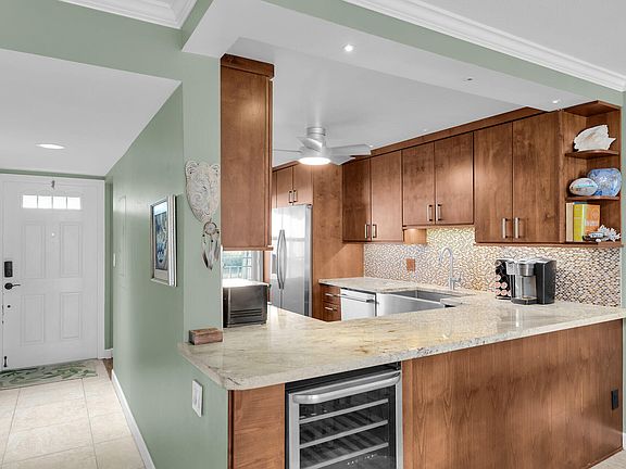 5th image of 1901 S Roosevelt Blvd APT 401-E