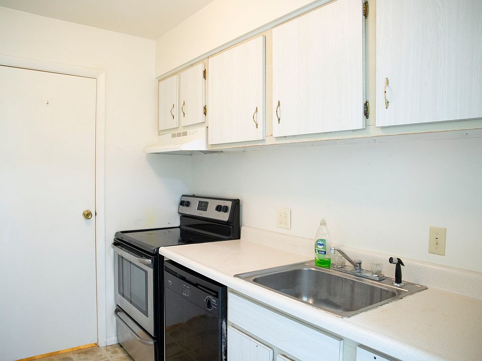 1st image of 14 Pine St