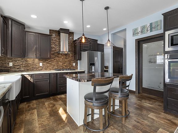 5th image of 270 Twin Oaks Shr