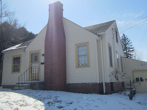 2nd image of 645 W Walnut St