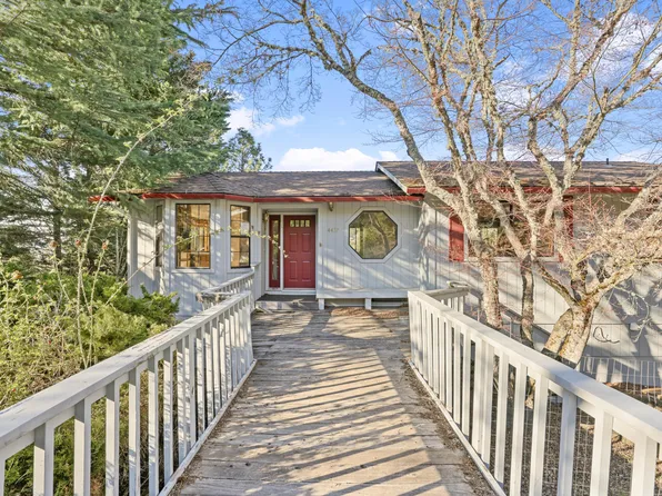 4437 San Juan Dr, Medford, OR 97504