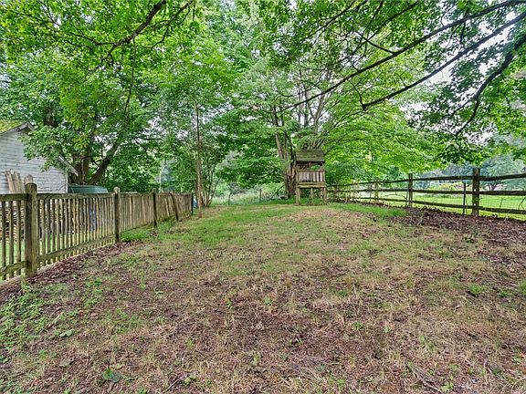 4th image of 3755 Bakerstown Rd