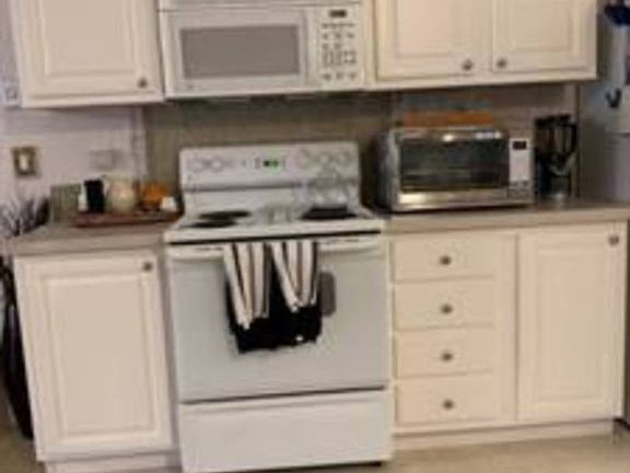 5th image of 555 Plymouth St