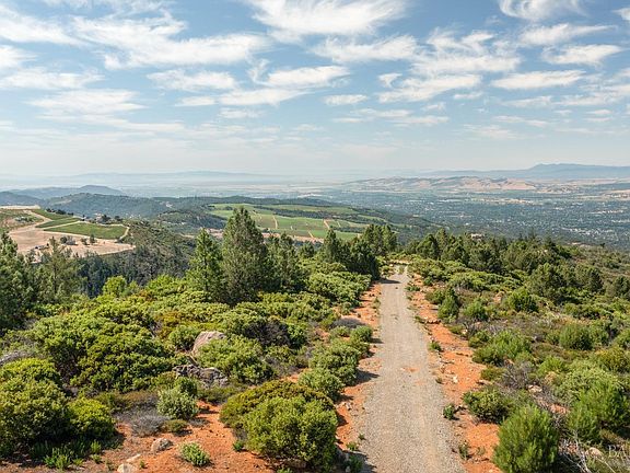 3rd image of 2989 Cavedale Road