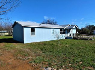 1109 E Wallace St, Llano, TX 78643