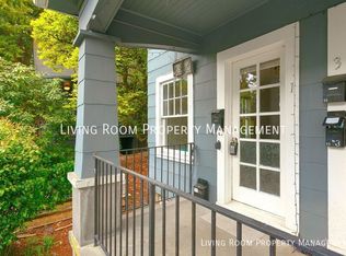 3915 S Corbett Ave #1, Portland, OR 97239