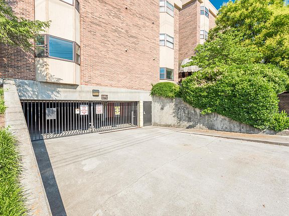 4th image of 509 11th St APT 1005