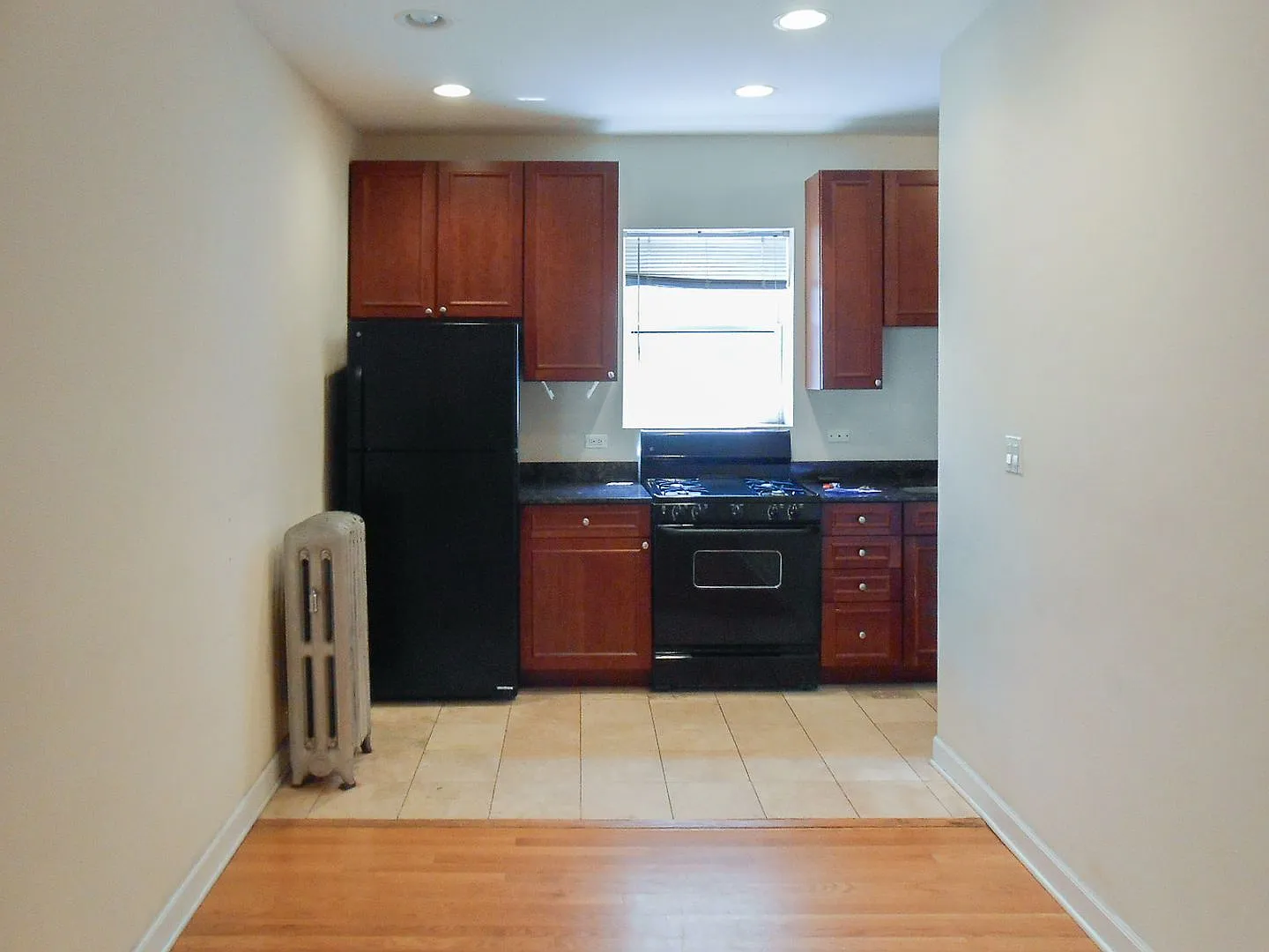 3 bed, 2.5 bath, 1140 sqft, $2,995 — Photo 2