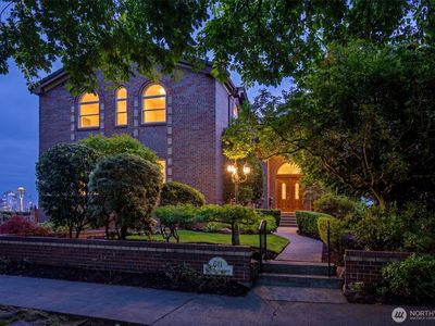 511 W Highland Drive, Seattle, WA, 98119