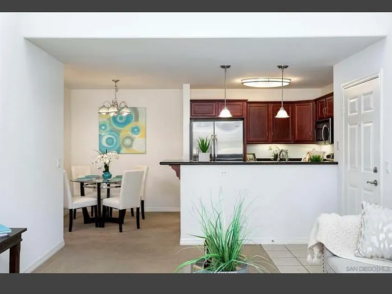 5252 Balboa Arms Dr #277 — Photo 4