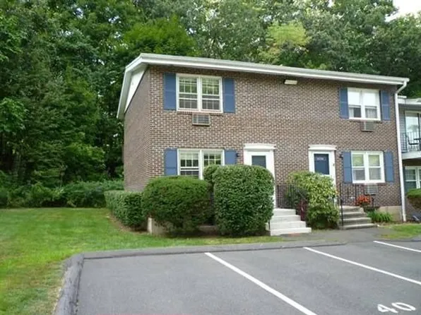 40 Woodridge Dr, Cheshire, CT 06410