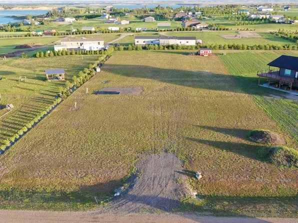 4938 14k St, Garrison, ND 58540