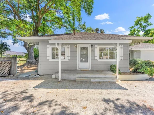 584 Monterey Hl, Morgan Hill, CA 95037