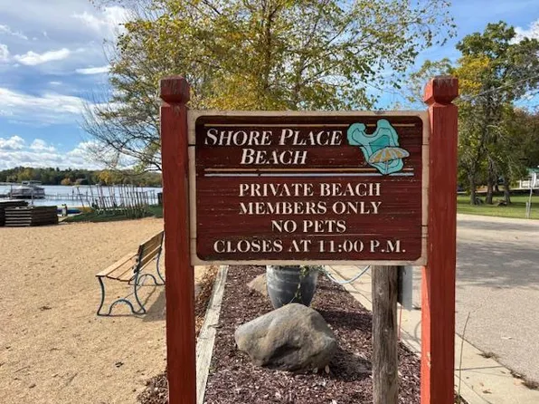 N4535 West Shore Place Road, Cambridge, WI 53523