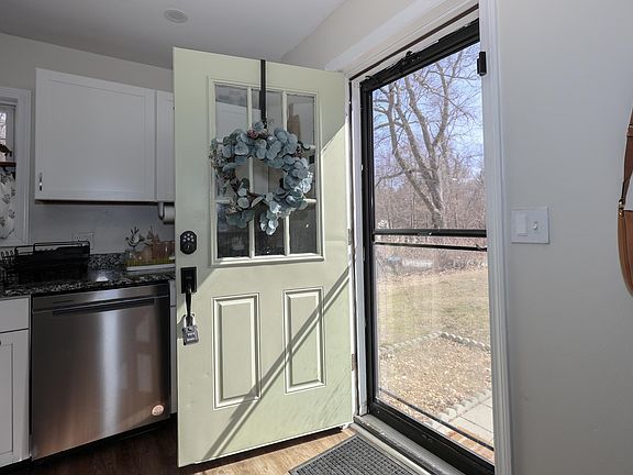 5th image of 59 Garlact Avenue
