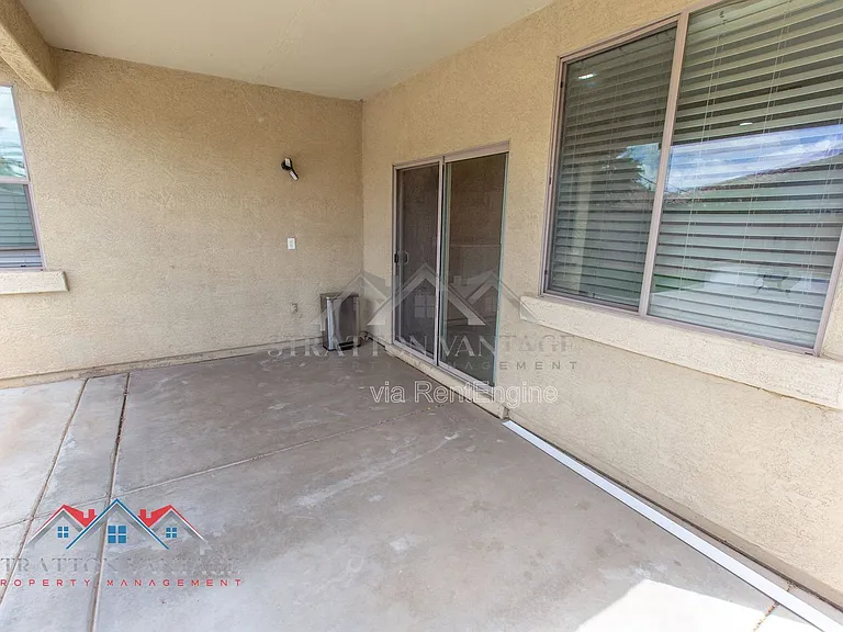 3068 E Ravenswood Dr — Photo 35