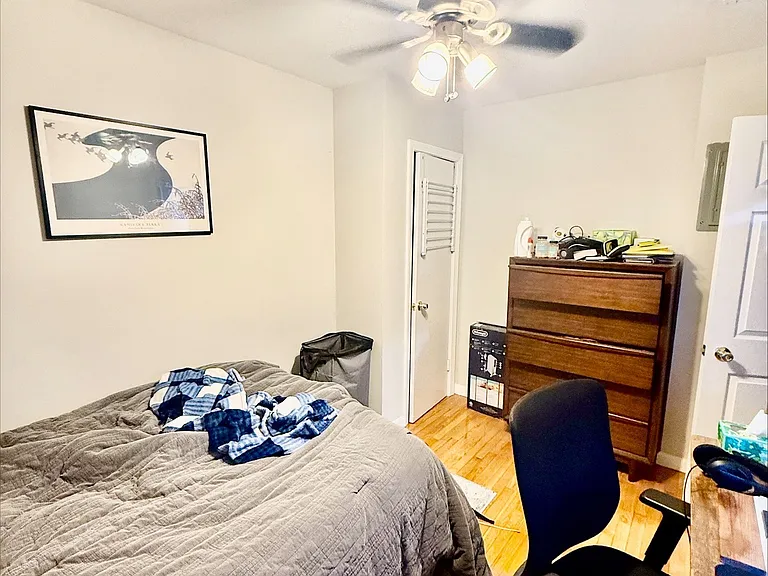 220 Hanover St #13 — Photo 6