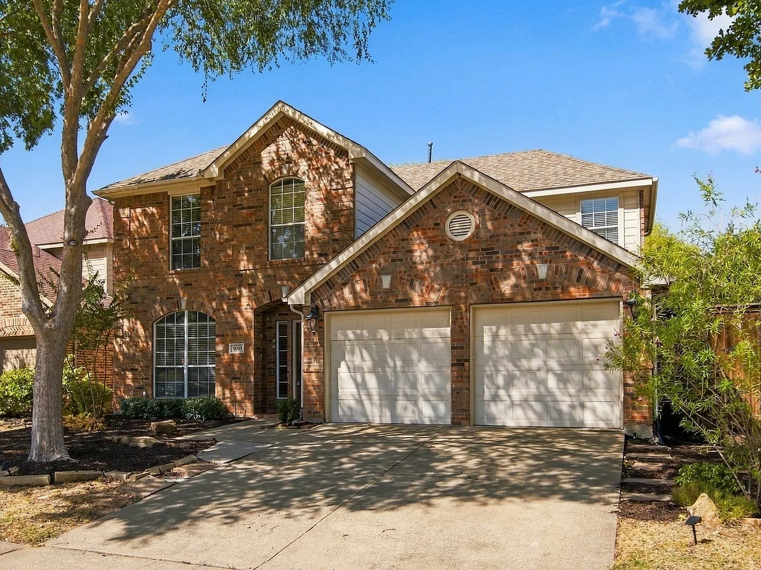 4 bed, 2.5 bath, 2285 sqft, $3,000 — Photo 3