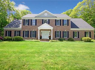 38 Greenleaf Farms Rd, Newtown, CT 06470