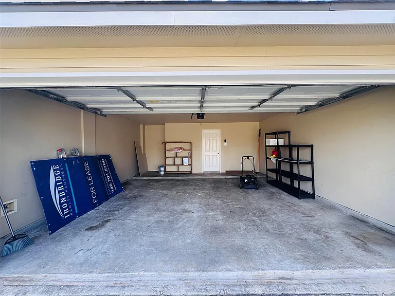 10803 Waterfern Ct — Photo 18